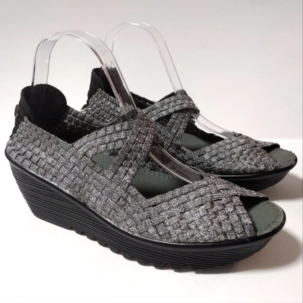 Bernie Mev Women's Woven Platform Peep Toe Slip- On Comfort Wedges Silver Sz 42